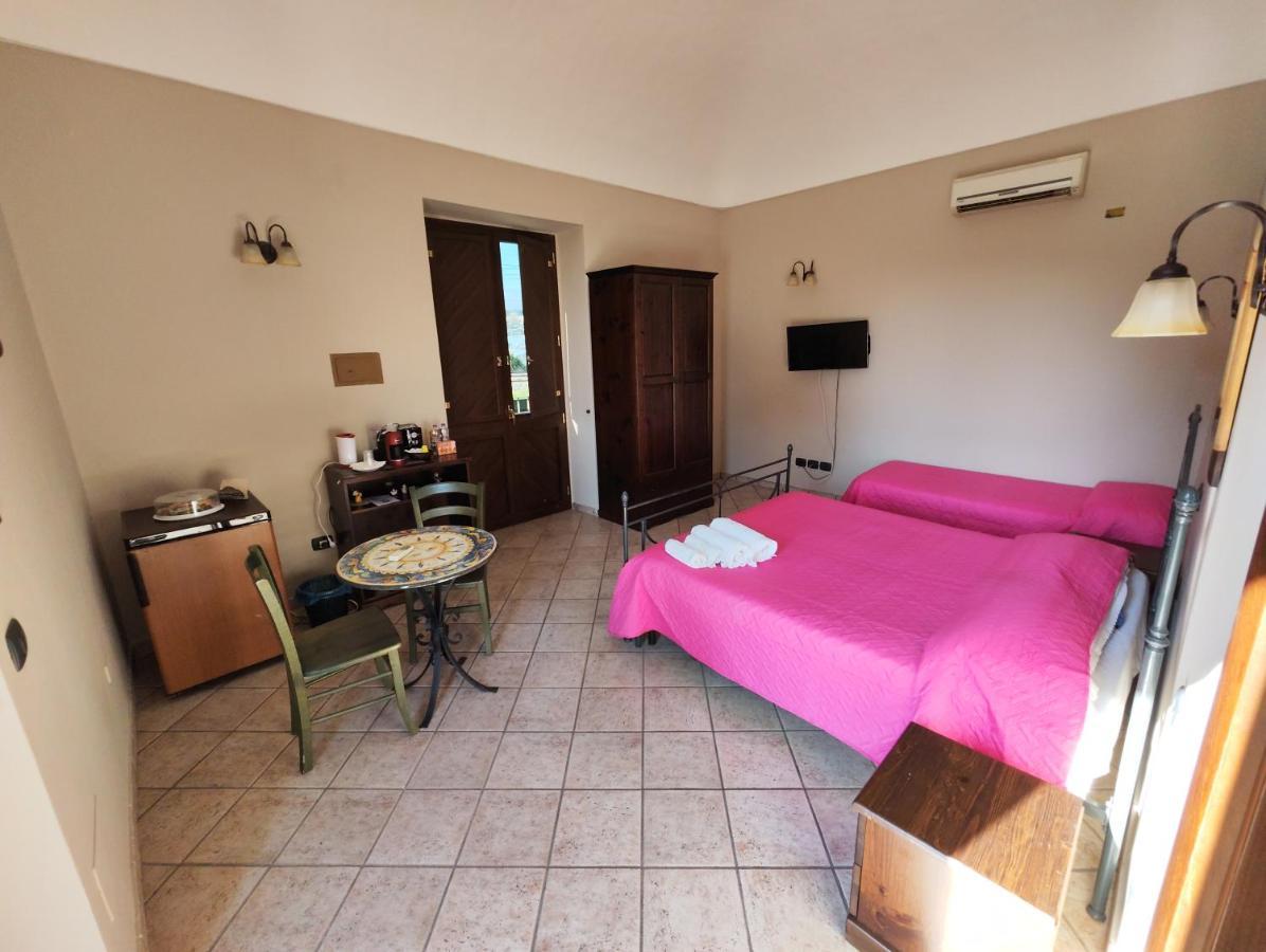 Bed and Breakfast Le Grotte Riposto Exterior foto
